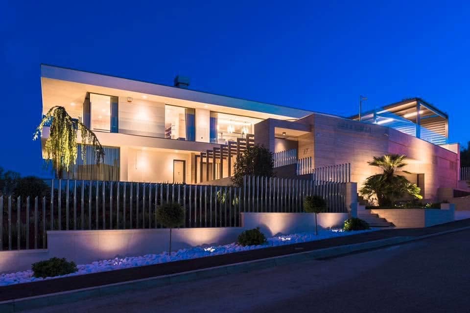 Luxury Villa